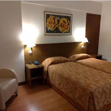 Master Plaza Hotel Barbacena Exterior photo