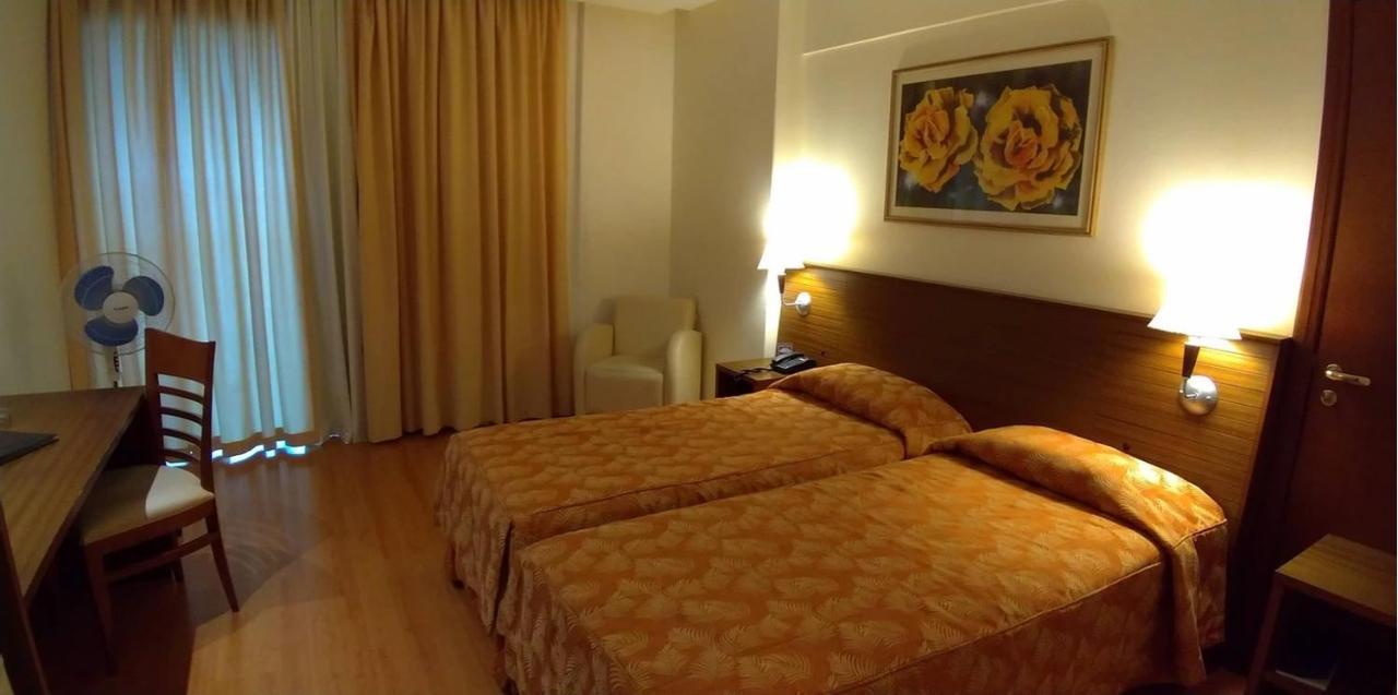 Master Plaza Hotel Barbacena Exterior photo